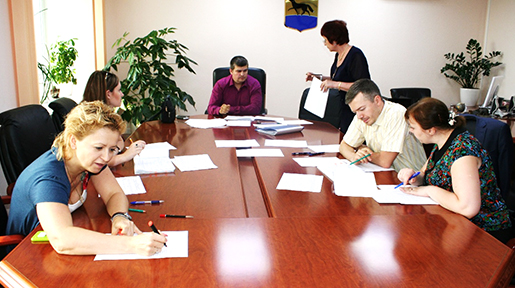 Первое заседание рабочей группы по проверке подписных листов  с подписями избирателей в поддержку выдвижения кандидата в депутаты