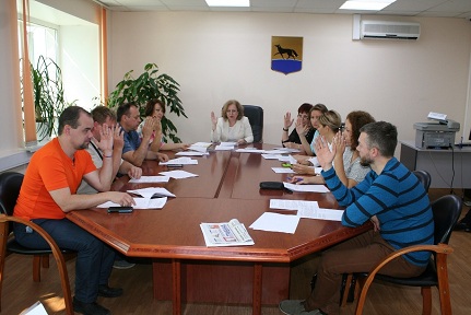 Окружная избирательная комиссия Сургутского одномандатного избирательного округа №10  зарегистрировала доверенных лиц кандидата в депутаты