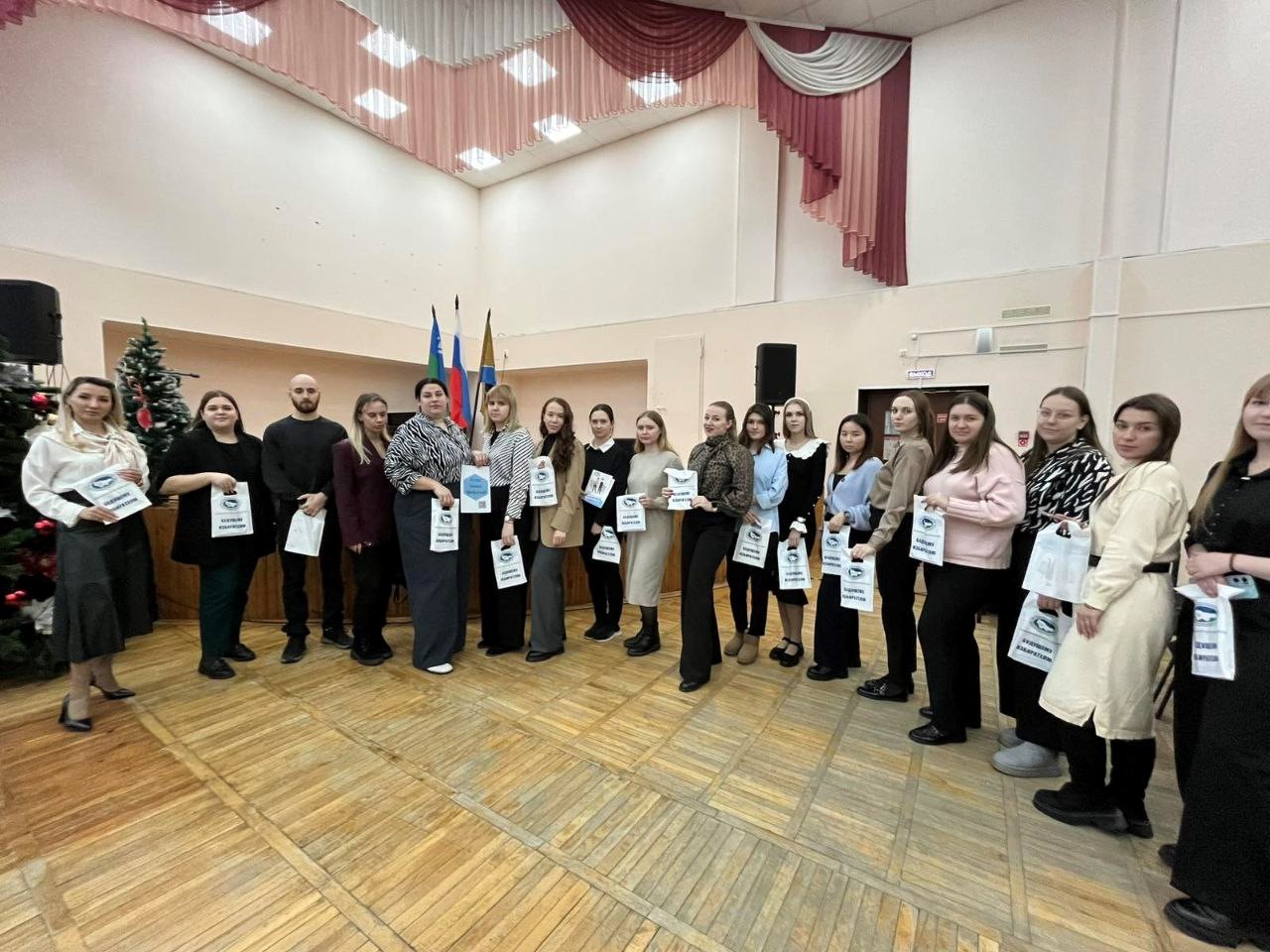 ТИК Сургута провела встречу в рамках Дня молодого избирателя с молодыми педагогами города Сургута